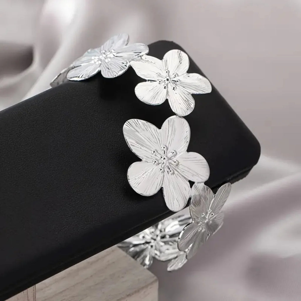 Boho Punk Metal Leaf Flower Upper Arm Bracelet For Women Girl Fashion Geometric Open Cuff Bangle Adjustable Armband Jewelry Gift
