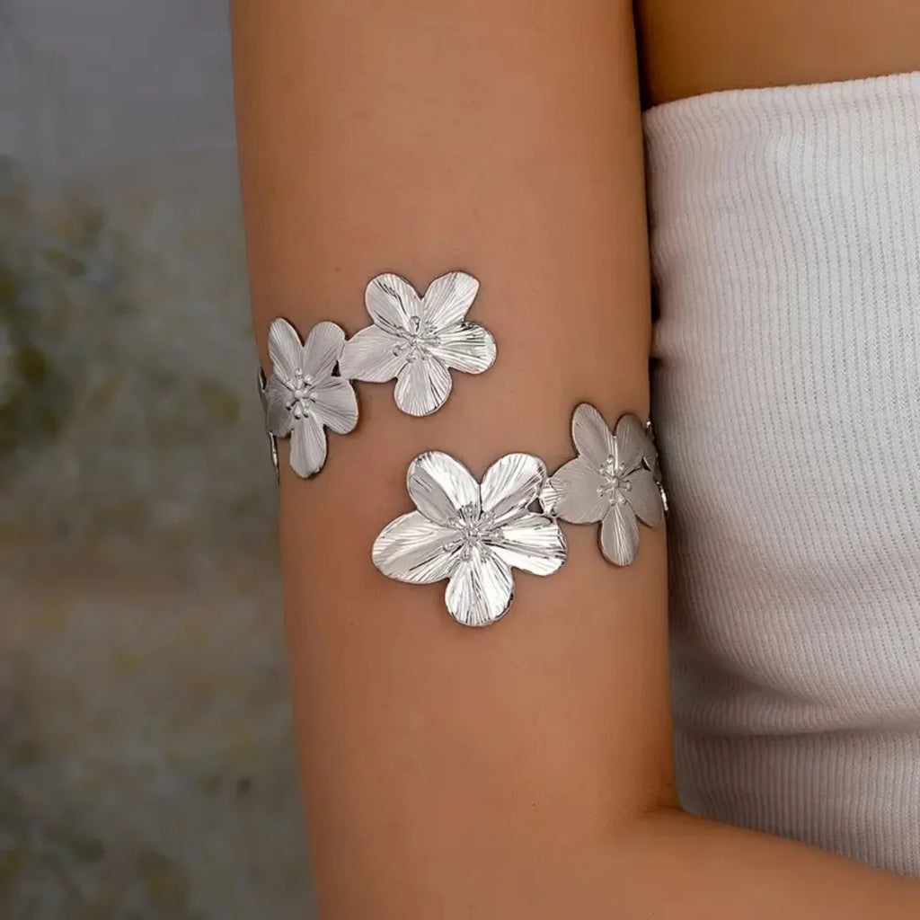 Boho Punk Metal Leaf Flower Upper Arm Bracelet For Women Girl Fashion Geometric Open Cuff Bangle Adjustable Armband Jewelry Gift