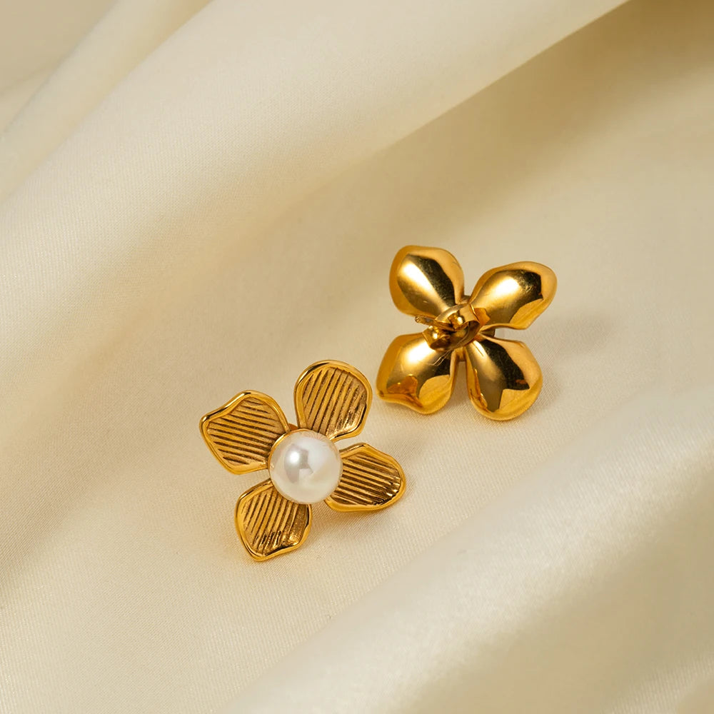 Aeterna Flos: Boucles d'Oreilles en Acier Inoxydable Texturé et Perles