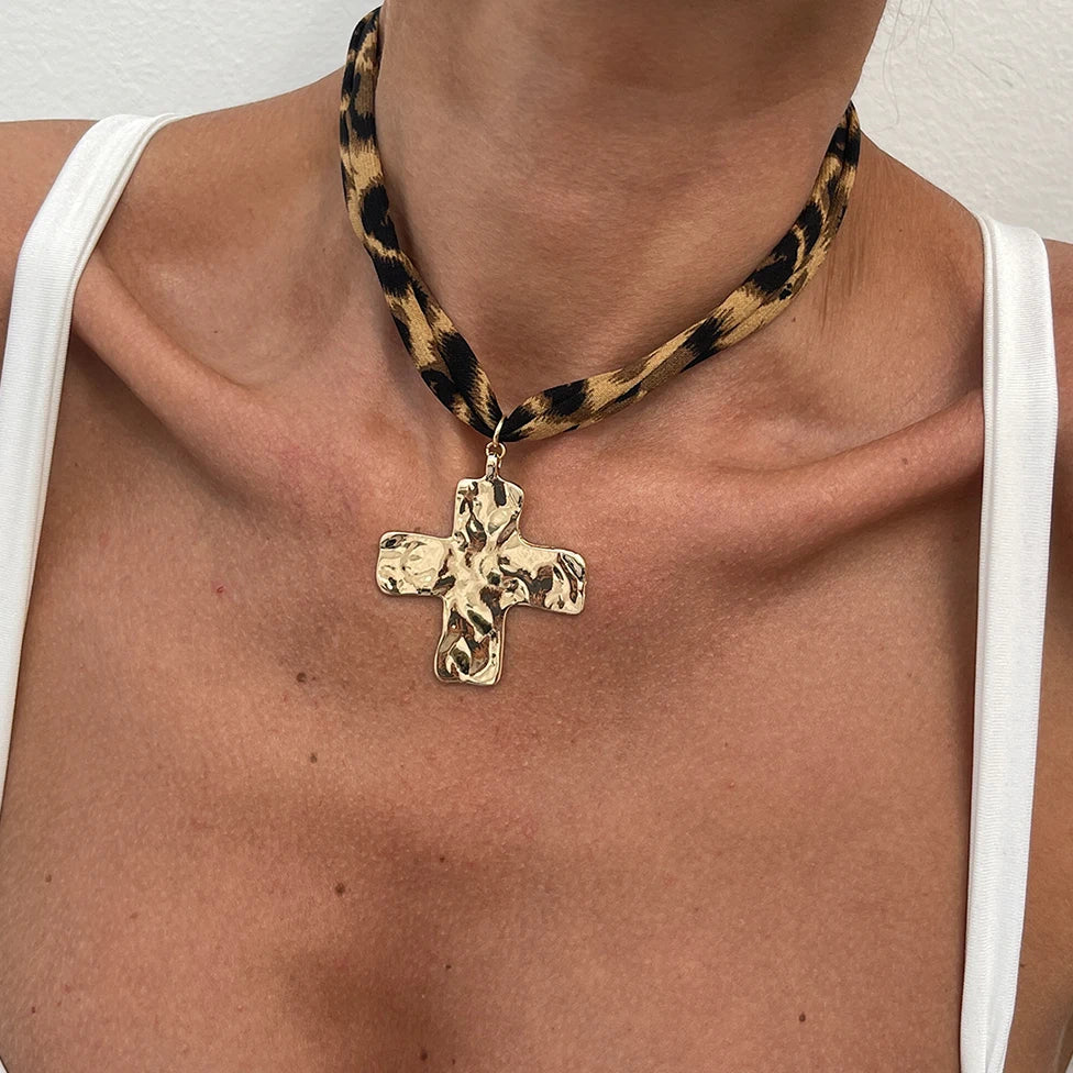 KunJoe 7 Styles Metal Starfish Conch Heart Pendant Necklace Women Leopard Pattern Soft Cotton Velvet Short Choker Neck Chain