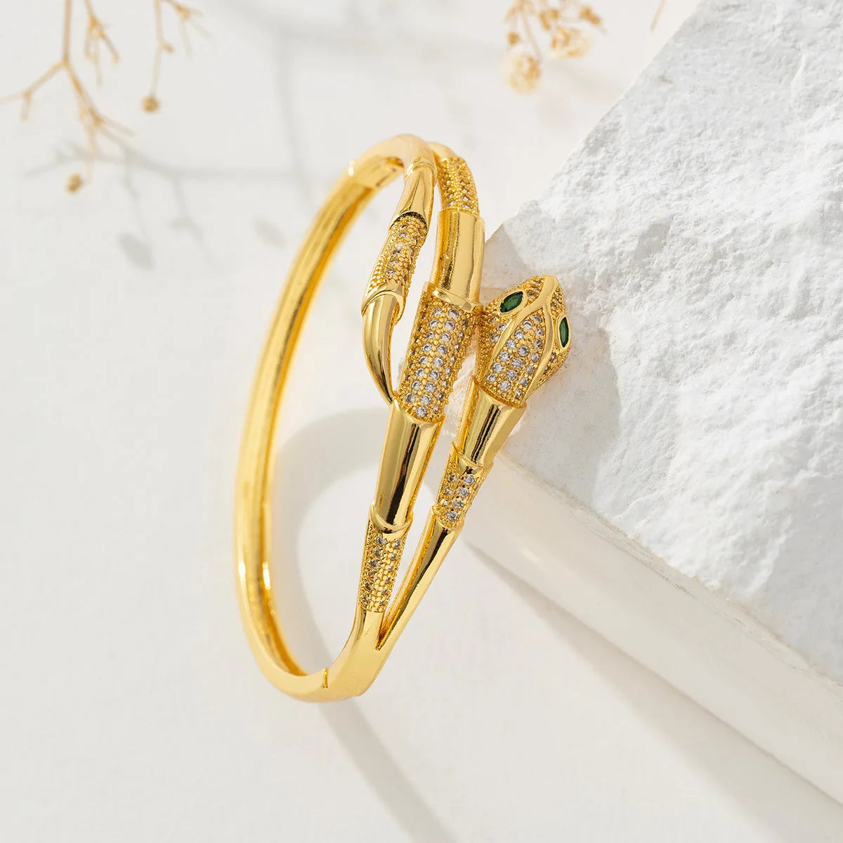New Fashionable and Personalized Snake Head Arm Ring with Adjustable Metal Exaggerated Opening Snake shaped Wrapping Bracelet