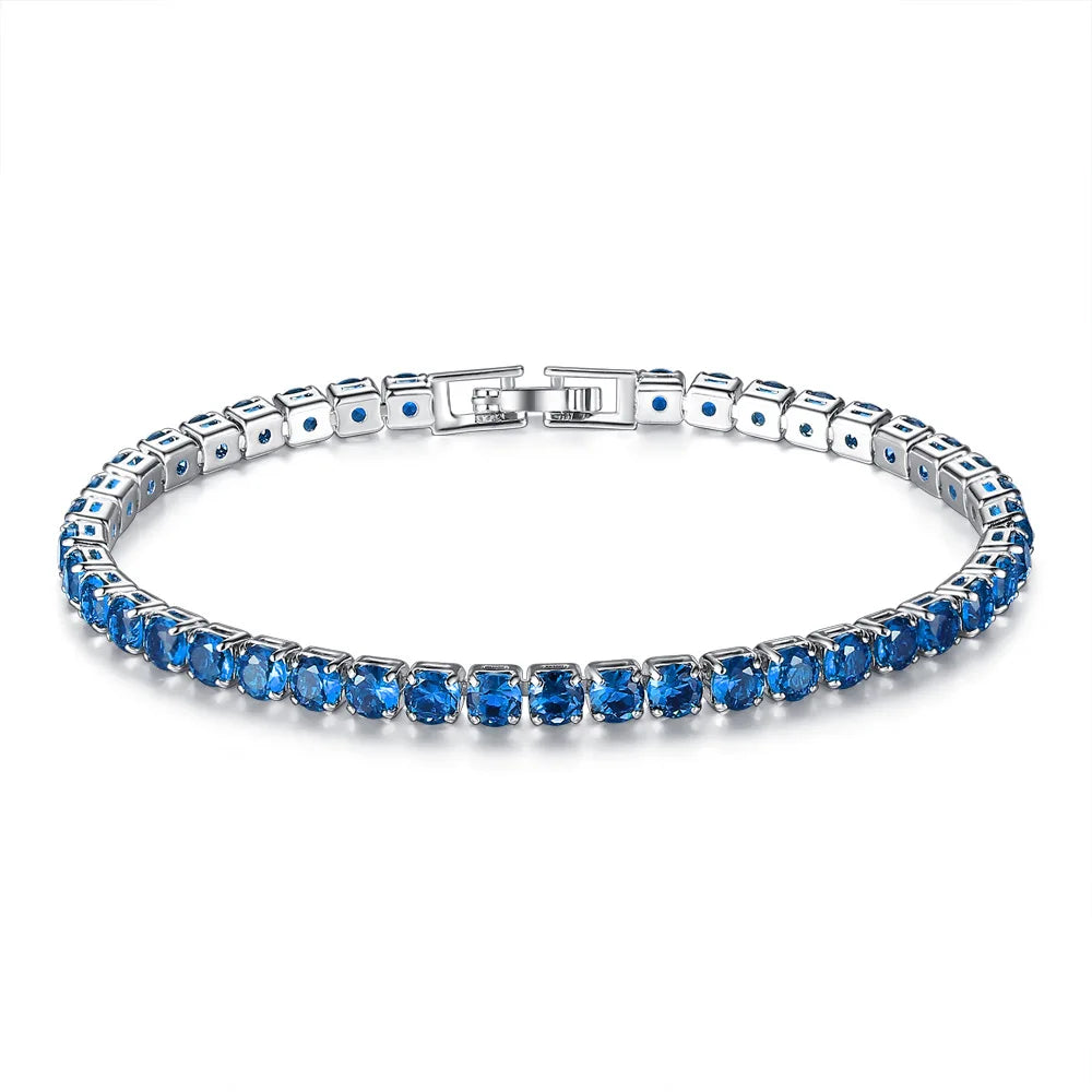 Una o tre file piene di bracciali con diamanti e zirconi
